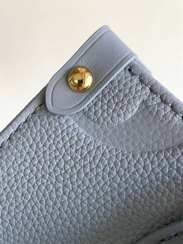  smart tote bag detail view showing craftsmanship 8
