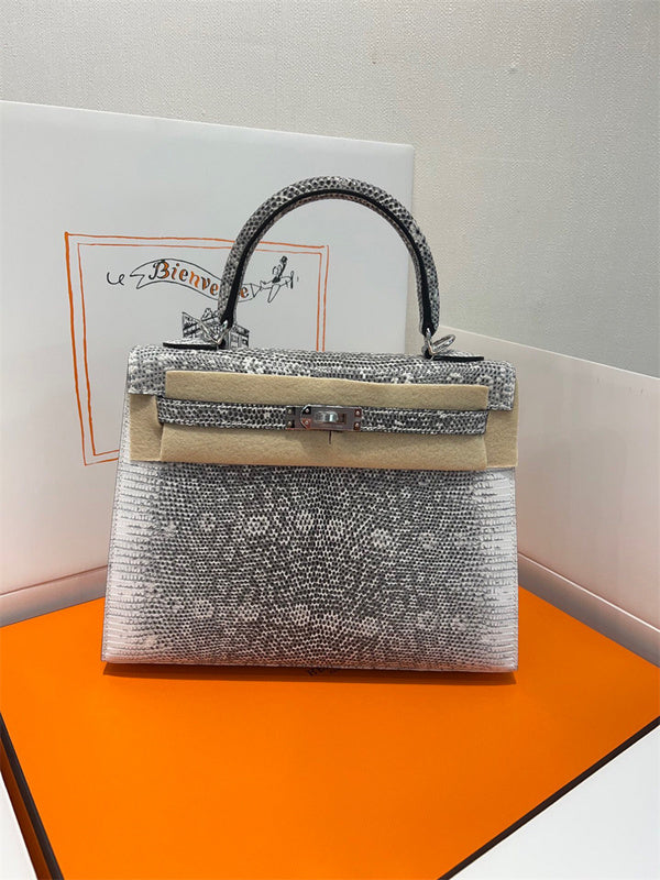  Statement tote bag front view 7