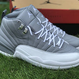 Nike Casual sneakers in classic monochrome cushioned comfort fit front view