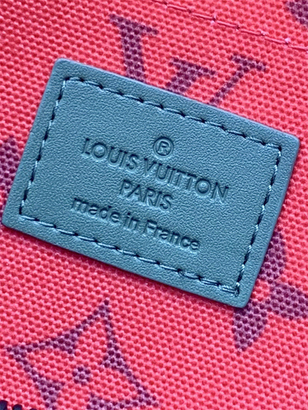  handbag interior and compartment view 9