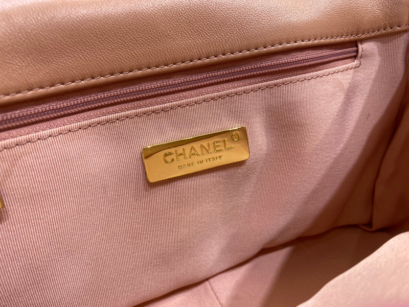 Zivas Charm Effortless Sophistication Designer Handbag (Structured Everyday Essential) – Close-Up Detail