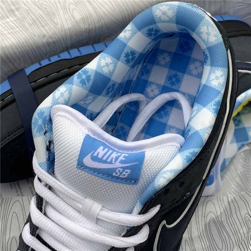 Nike Men's & Women's Premium Low-Top Trainers — Style 193 front view