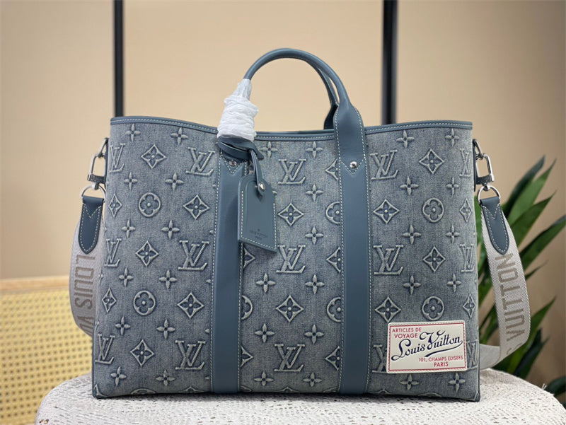  Statement structured bag front view