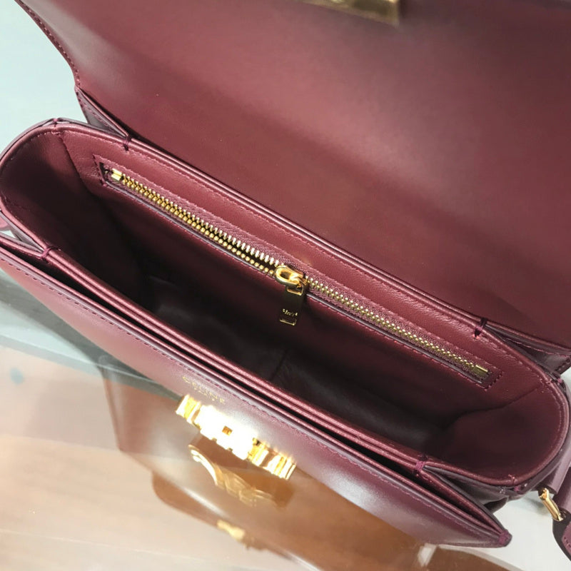 Handle and strap detail of refined sleek women's handbag – women's premium purse