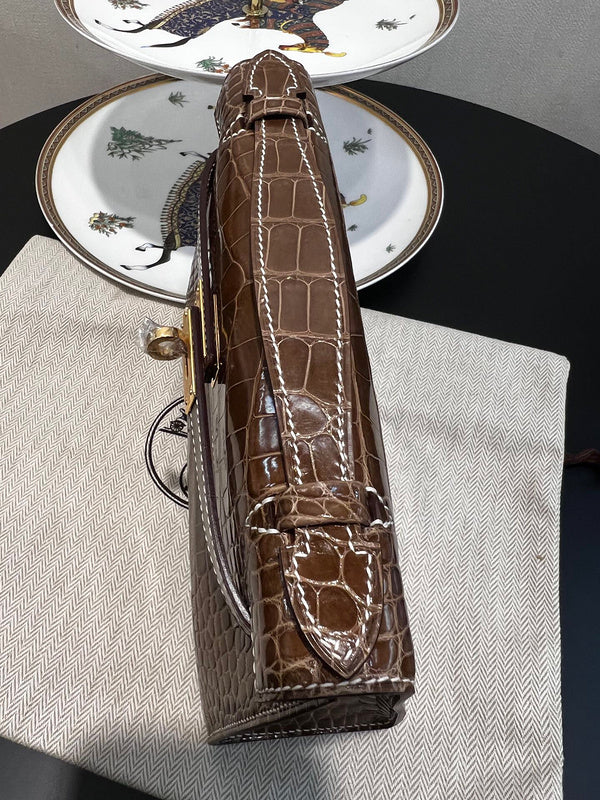 Sleek bag women's premium everyday handbag