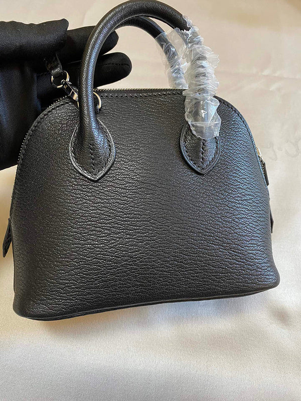 Interior view of minimalist premium bag