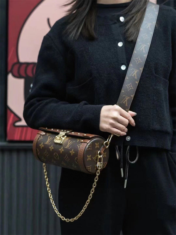  versatile everyday bag styled with outfit 18
