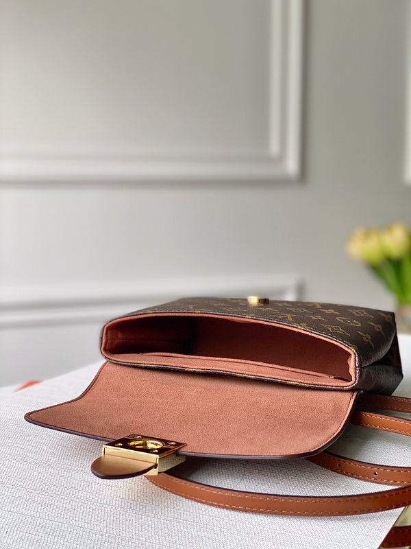 Handle and strap detail of elevated premium women's handbag – women's luxury handbag