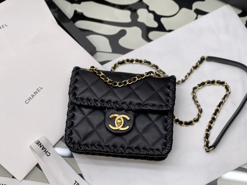  women's handbag, versatile design, view 1