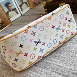 Styled lifestyle shot of classic chic women's handbag – women's everyday handbag