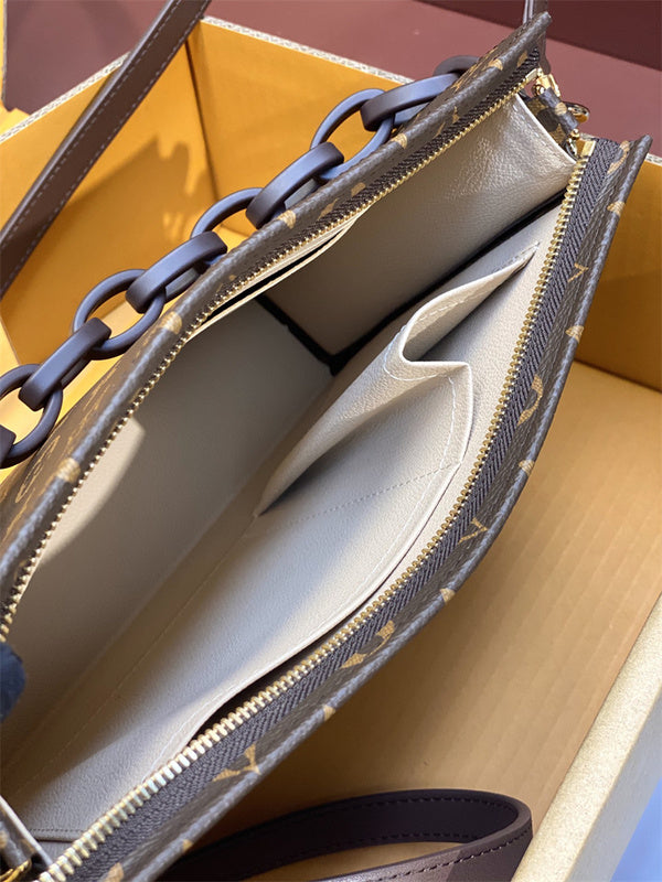  effortless structured bag detail view showing craftsmanship