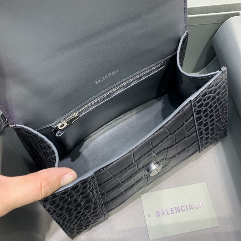 Zivas Charm Streamlined Design Premium Handbag (Premium Everyday Carry) – Detail View
