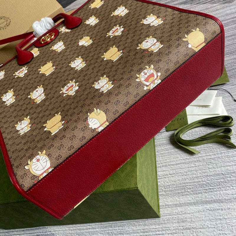 Interior view of structured classic women's handbag – women's everyday handbag