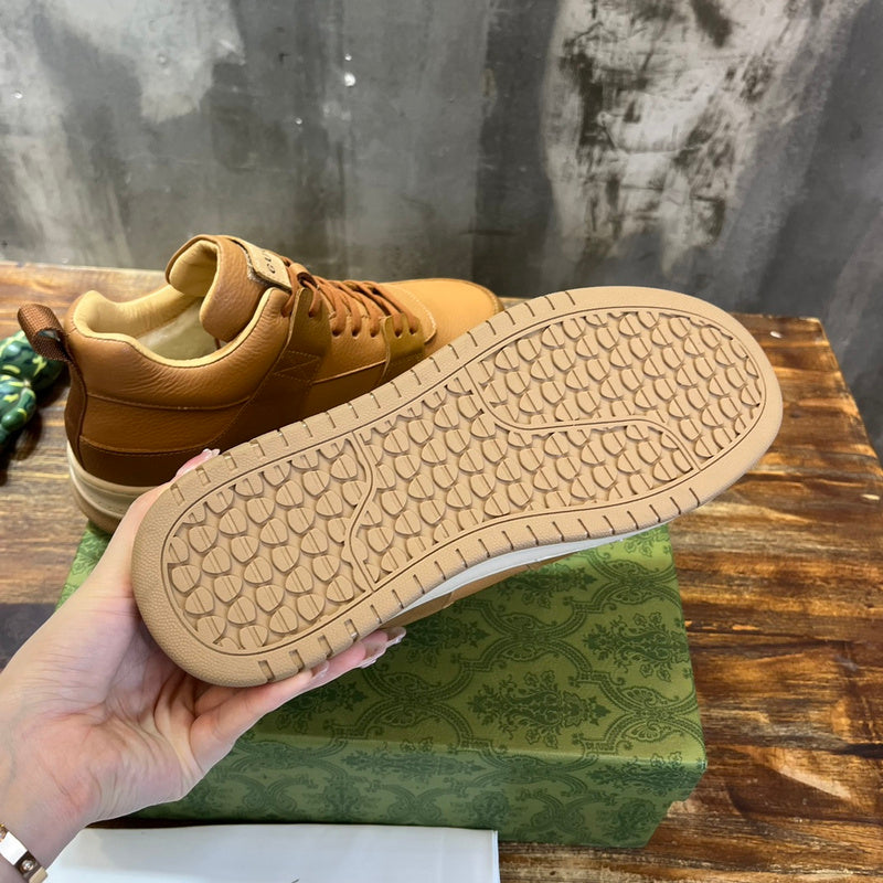 Gucci classic monochrome luxury sneakers view 9 low-top design