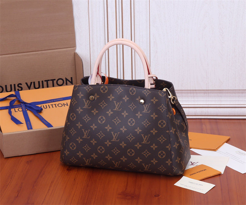  Streamlined shopper bag front view 13