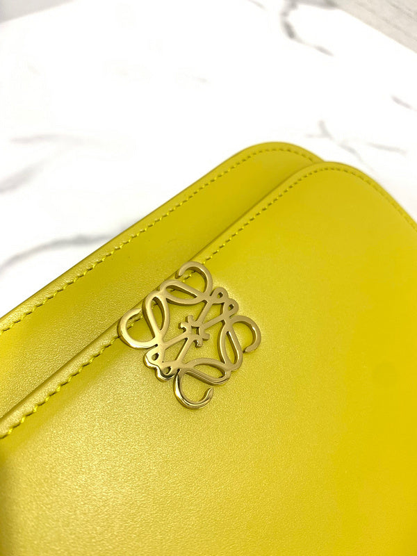 Ziva's Charm handbag – styled view (19cm*6cm*13.5cm)