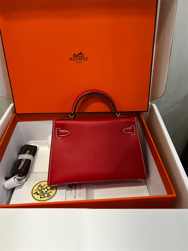  crossbody bag interior and compartment view
