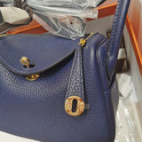 versatile everyday bag detail view showing craftsmanship 20