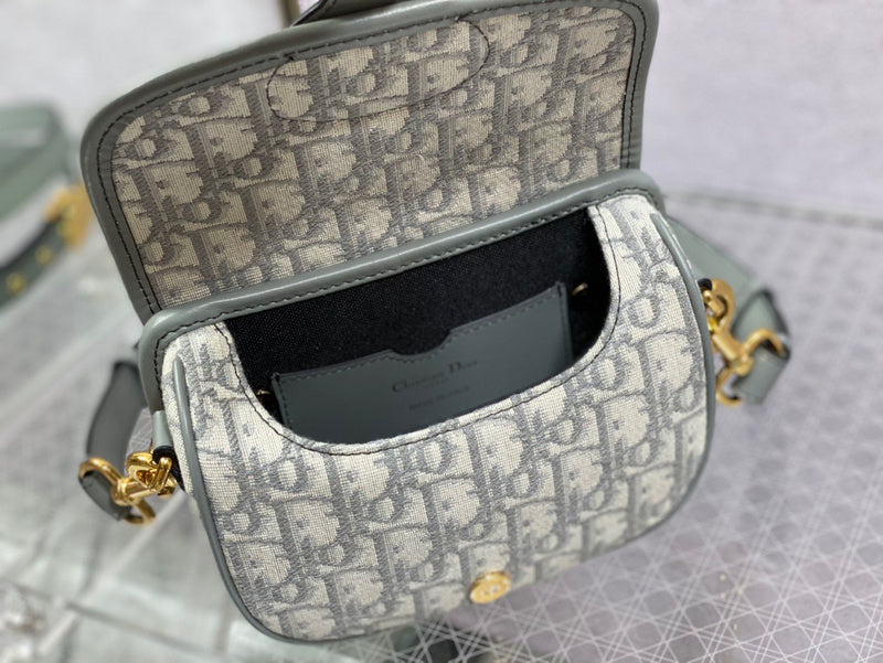 Close-up detail of everyday-luxe polished women's handbag – women's designer-style accessory