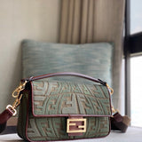 Ziva's Charm handbag – detail view (26cm*15cm*6cm)
