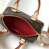  sophisticated shopper bag detail view showing craftsmanship 14