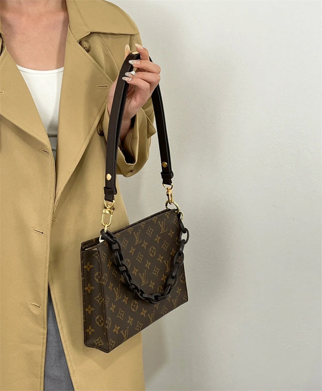  tote bag interior and compartment view 27