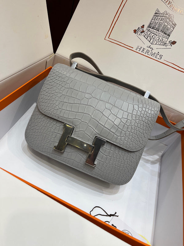 Structured handbag styled for everyday wear
