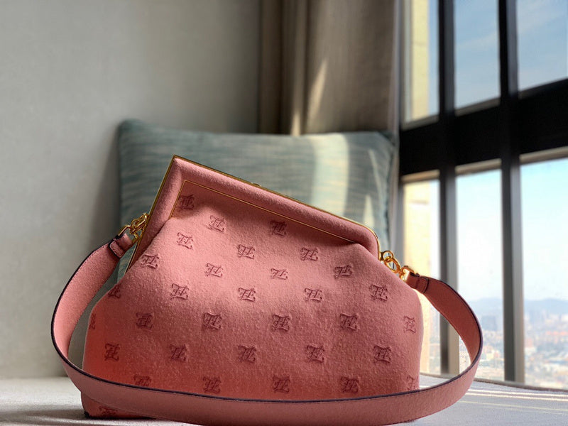Ziva's Charm handbag – close-up view (26cm*9.5cm*18cm)