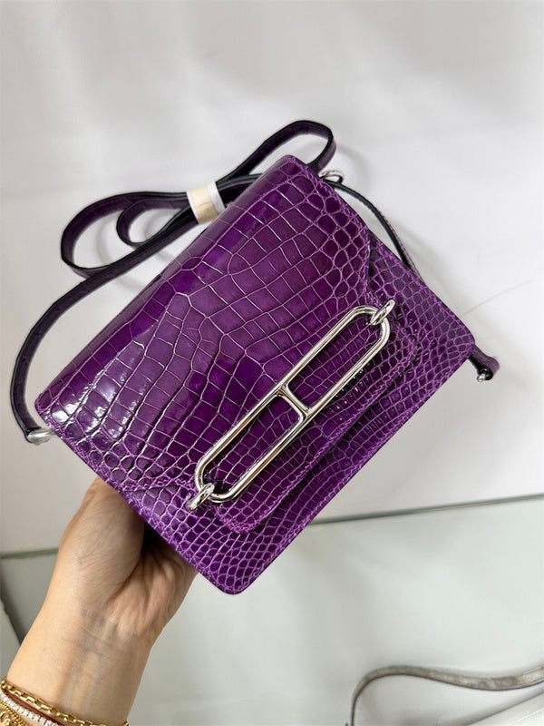  satchel interior and compartment view