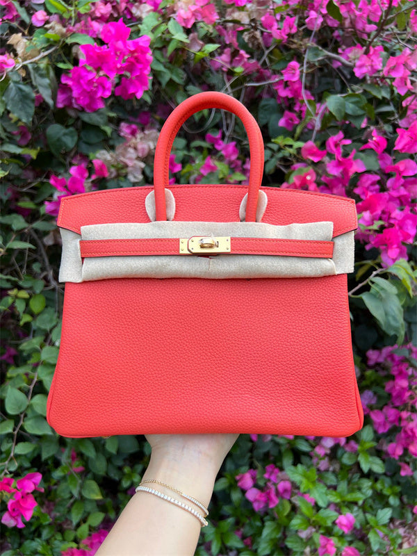  Tailored crossbody bag front view