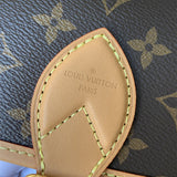  Graceful shoulder bag carried on shoulder 28