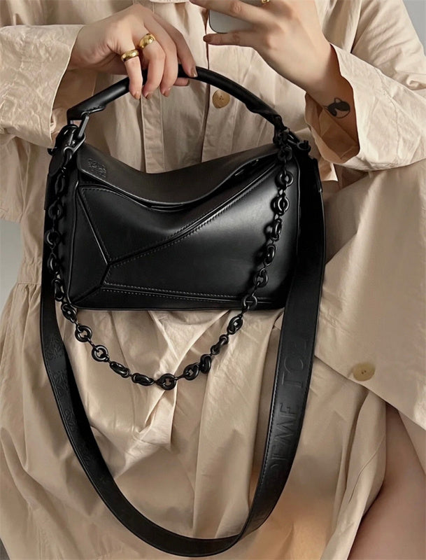 Ziva's Charm handbag – back view (68cm*1.5cm*0.4cm)