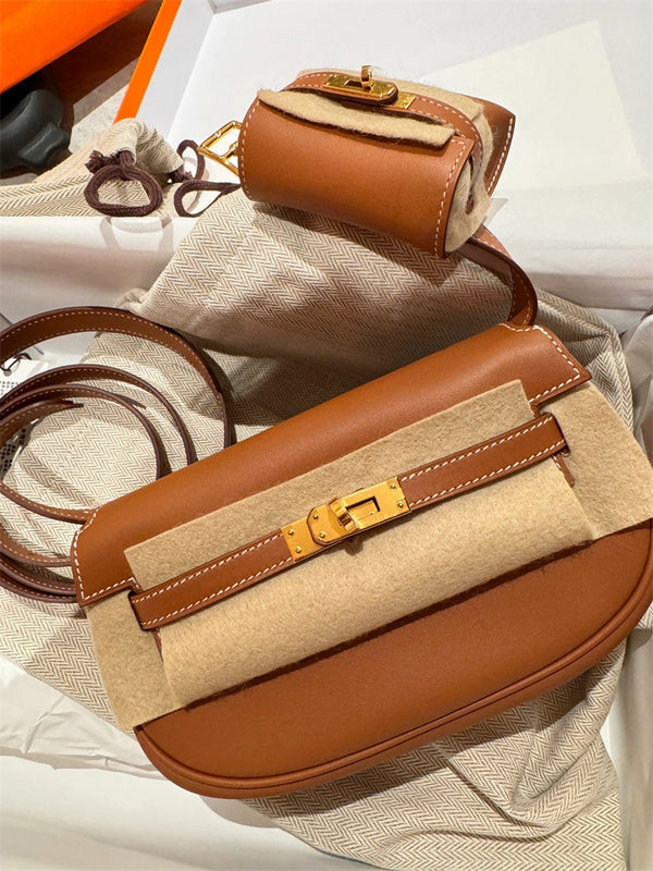 Interior view of structured premium bag