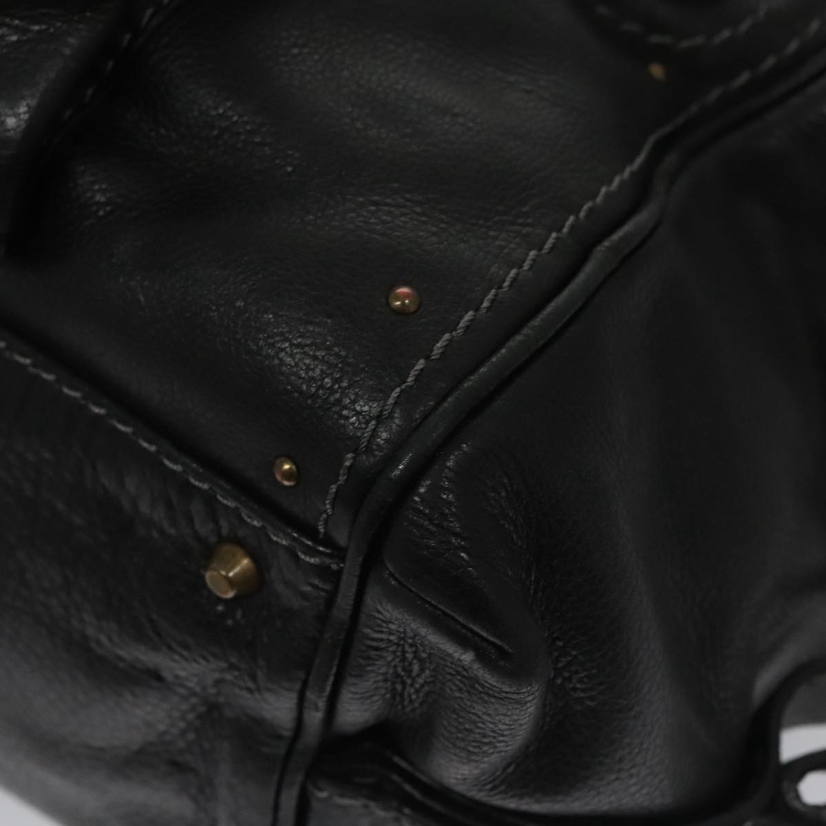 Vantoro elegant leather Handbag close-up detail