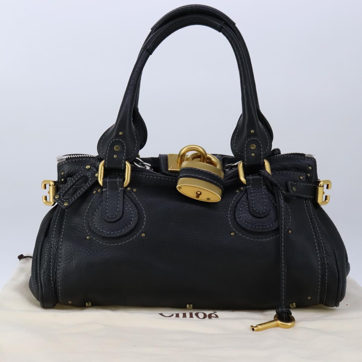 Velentis elegant leather Handbag interior detail