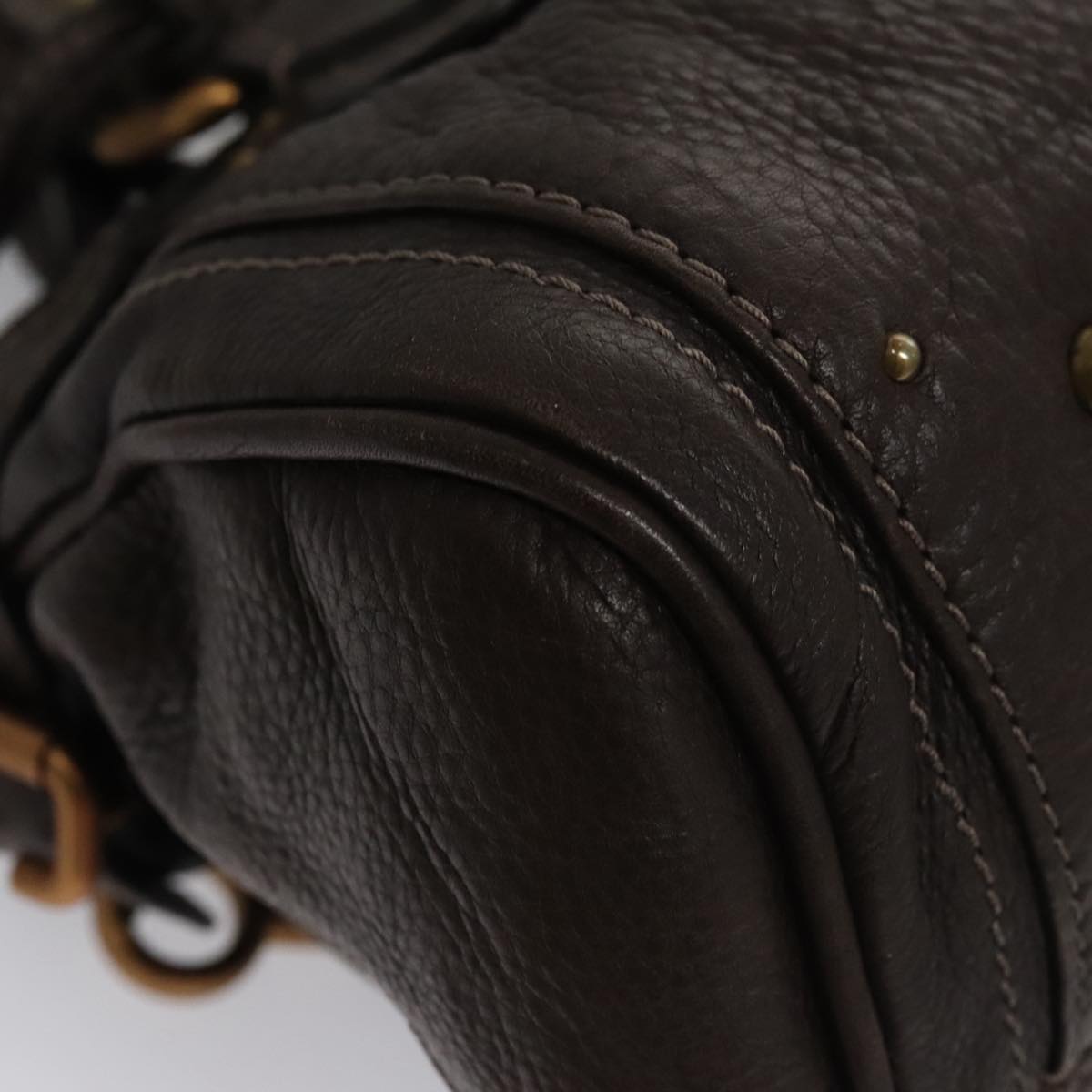 Zephyra elegant leather Handbag angled view