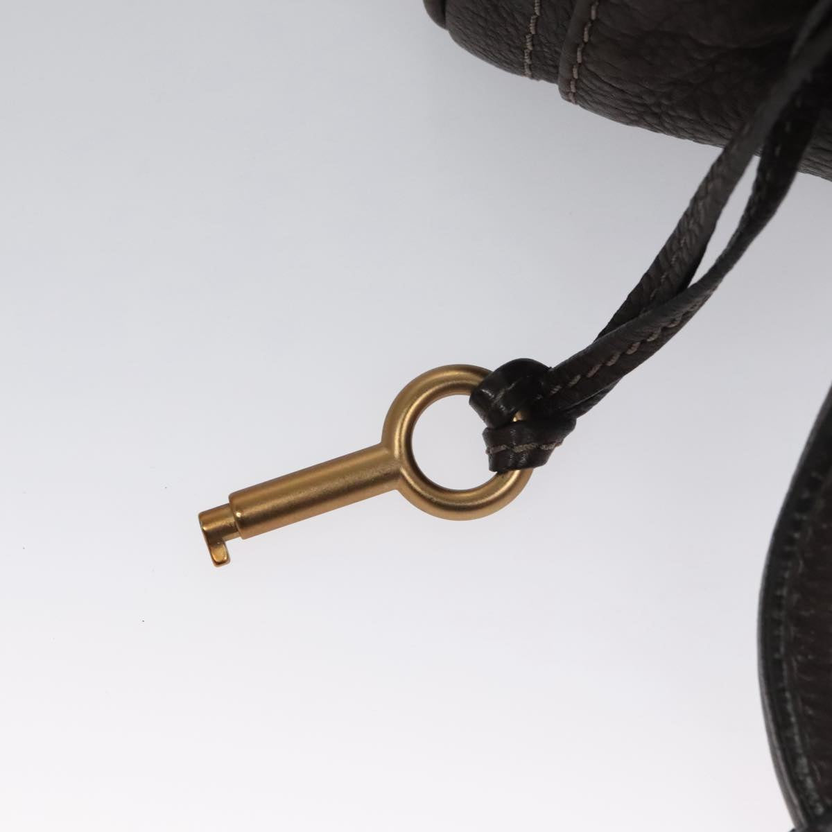 Zephyra elegant leather Handbag side view