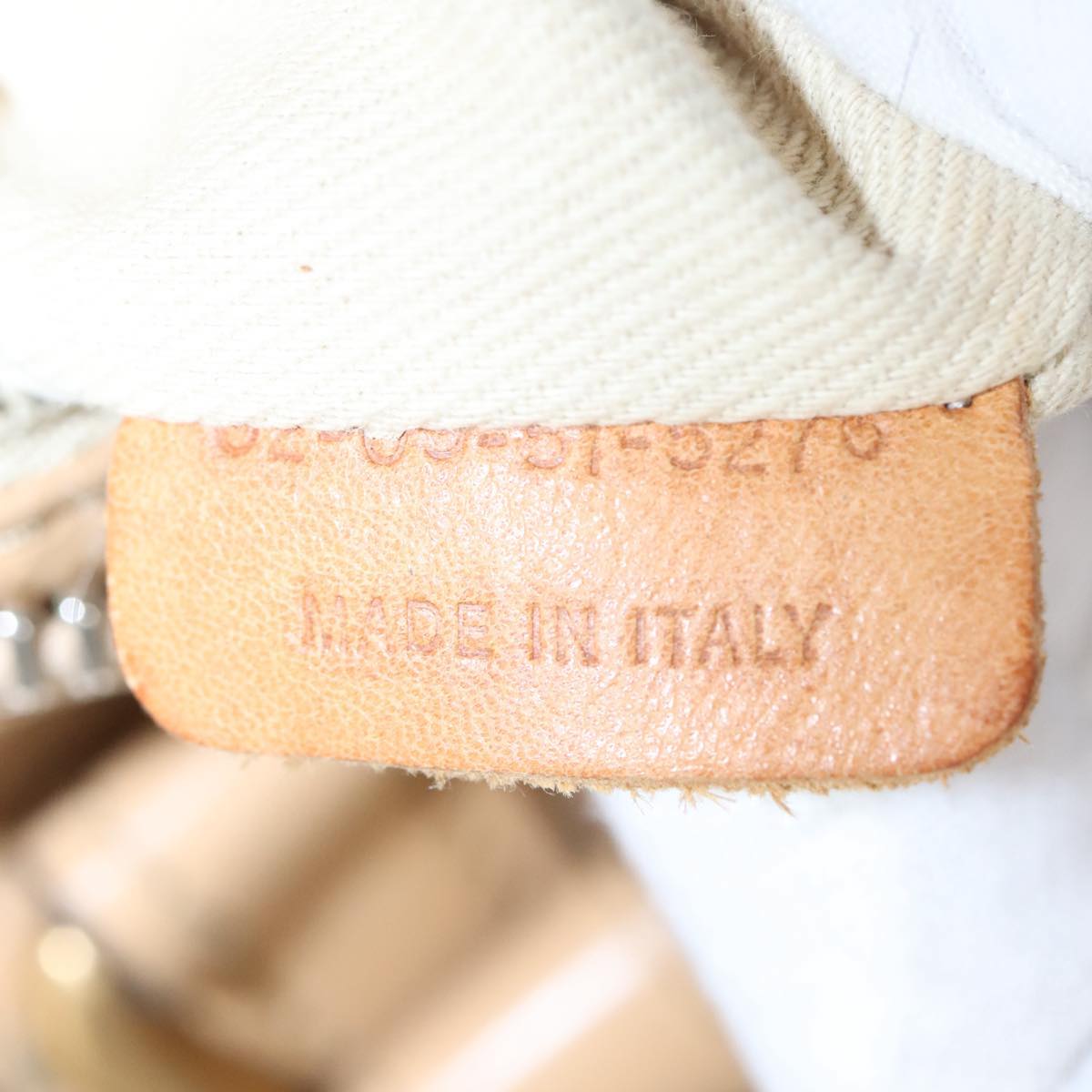 Duvaleux elegant leather Handbag interior detail