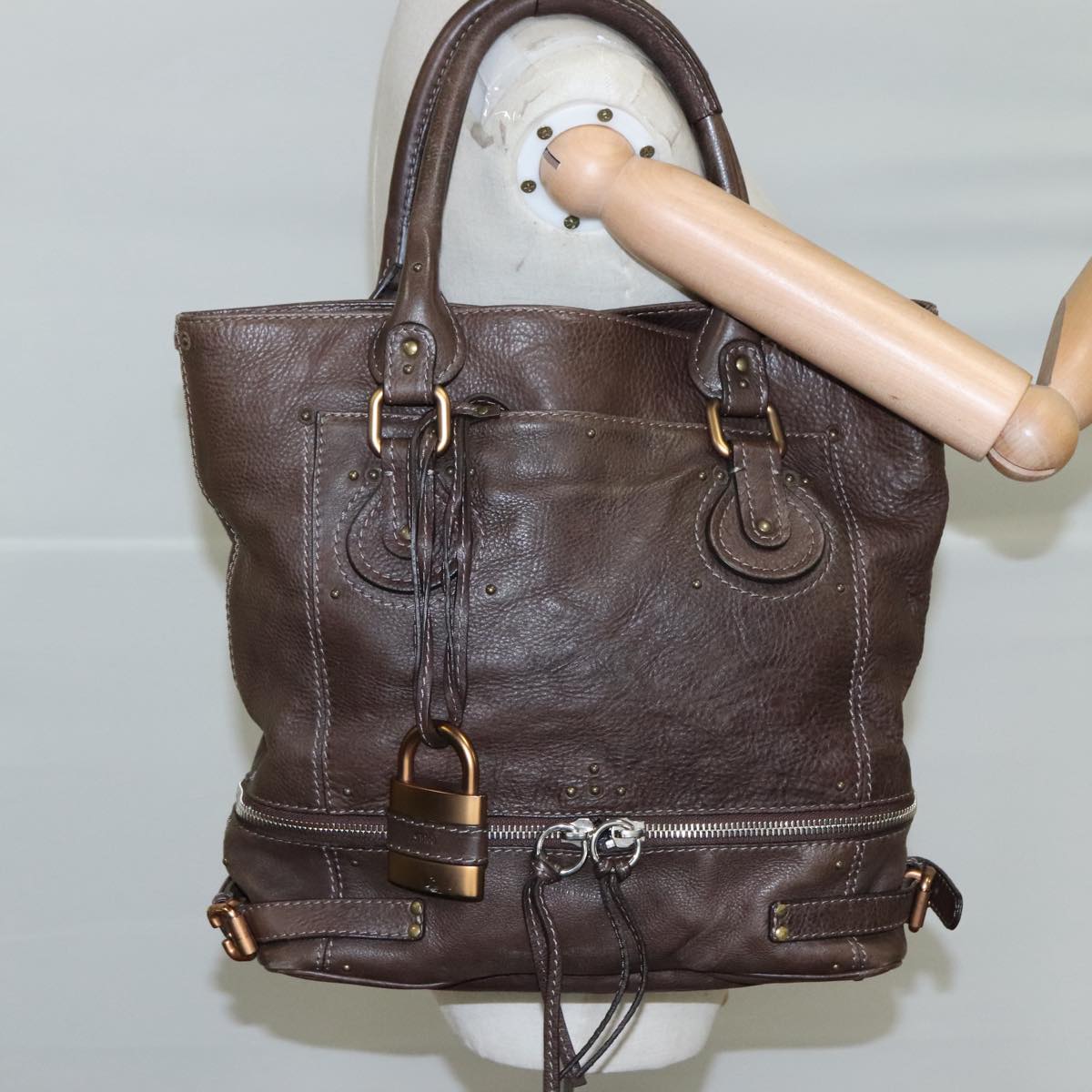 Chloe designer shoulder bag leather closeup detail