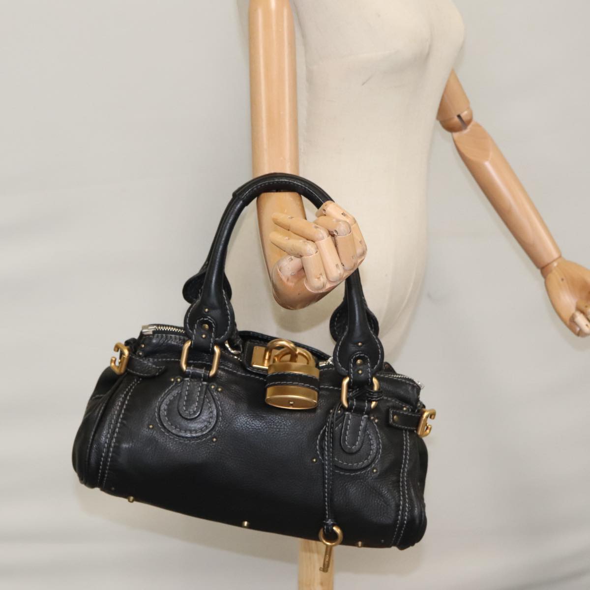Opulenza elegant leather Handbag top view