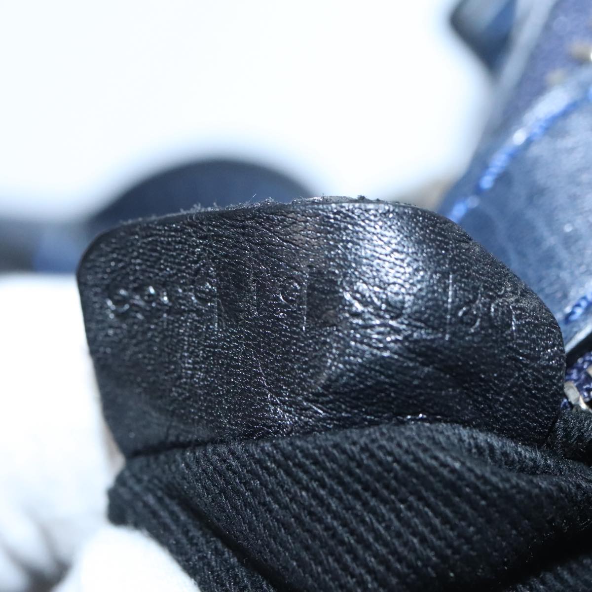 Orifleur elegant leather Handbag interior detail
