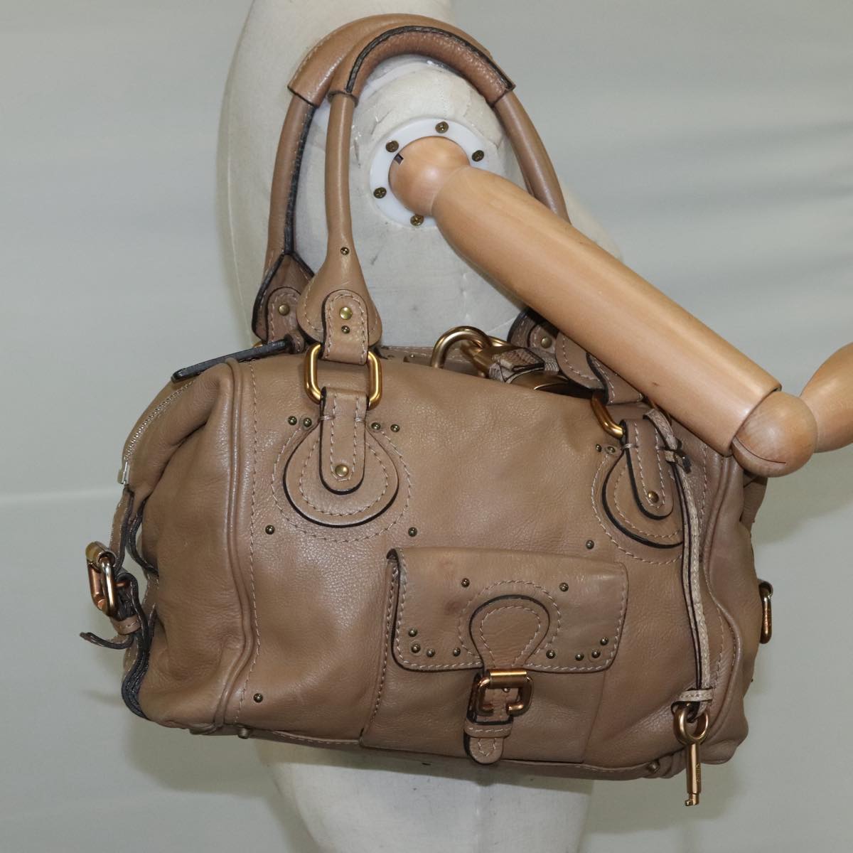 Chloe authentic luxury handbag Beige leather craftsmanship