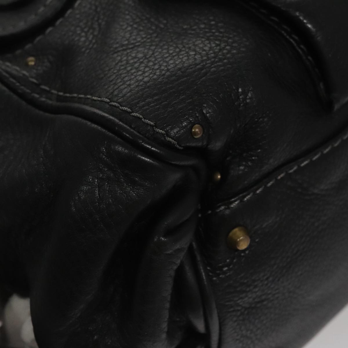 Zelvavelle elegant leather Shoulder Bag angled view