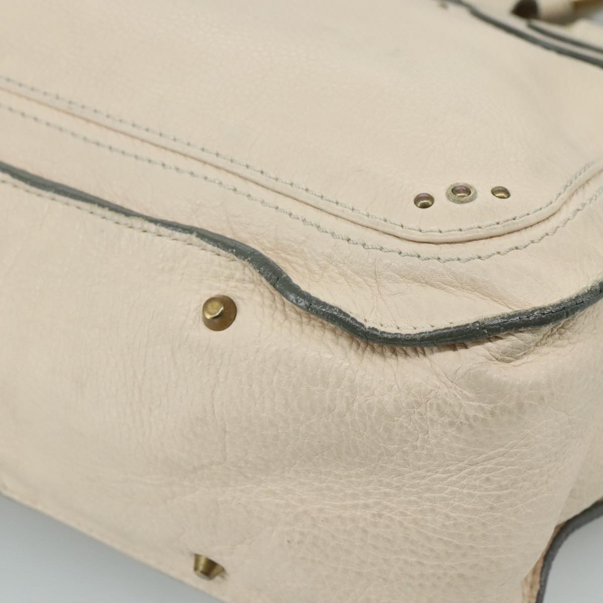 Aurevantix elegant leather Handbag angled view