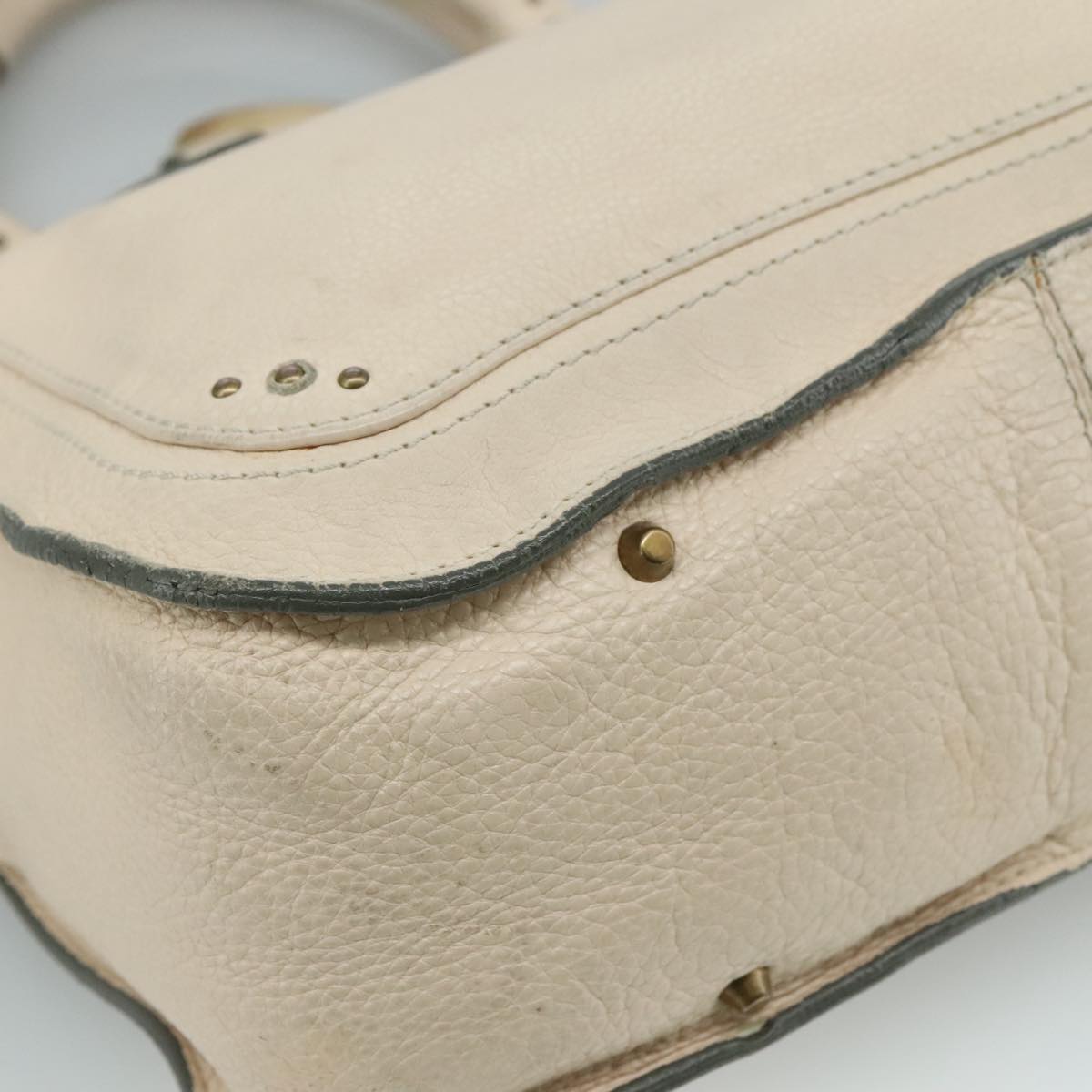 Aurevantix elegant leather Handbag top view