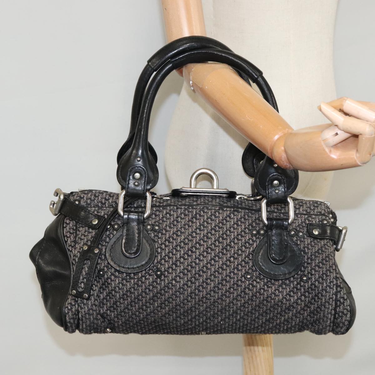 Veldavane elegant leather Handbag top view