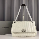 Zivas Charm Contemporary Flair Fashion Handbag (Thoughtfully Structured Design) – Close-Up Detail