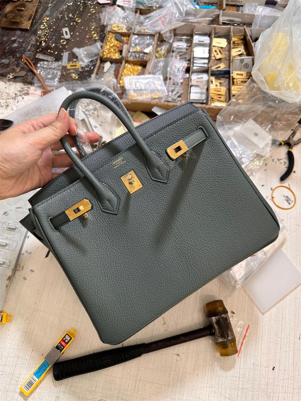  Sleek shopper bag carried on shoulder