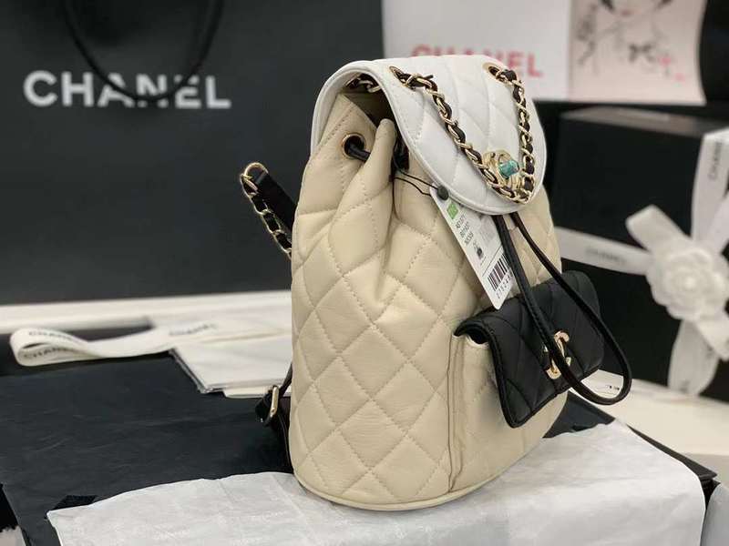 Zivas Charm Understated Luxury Luxury Handbag (Structured Everyday Essential) – Close-Up Detail