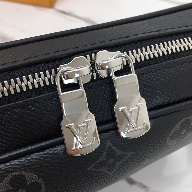 Handle and strap detail of everyday-luxe signature women's handbag – women's designer-style accessory